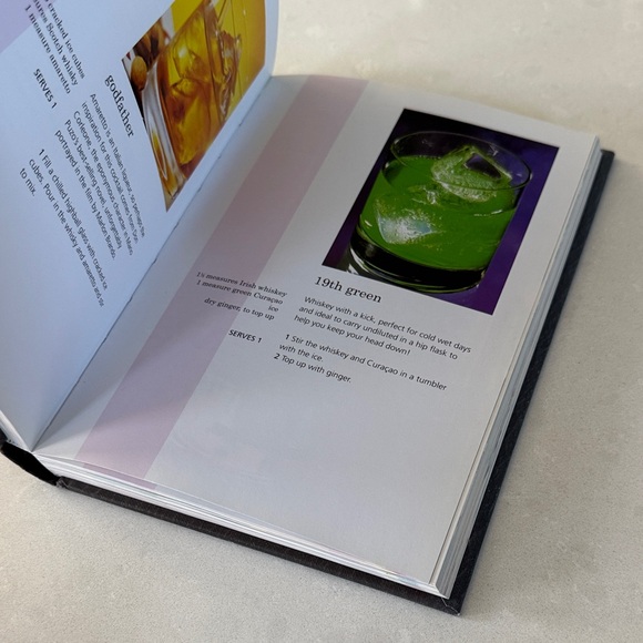 Set of Three Beverage Guide Books - Picture 10 of 10